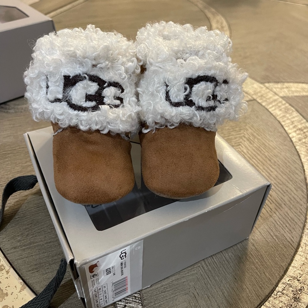 Infant ugg boot